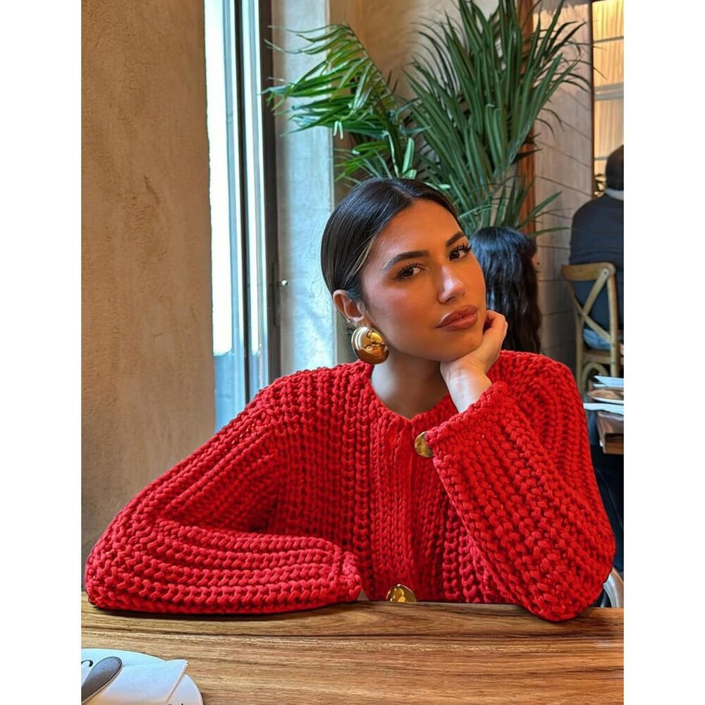 Elegant Women's Long Sleeve Cropped Cardigan - Button-Down Knit Sweater in Red - Picture 2 of 7